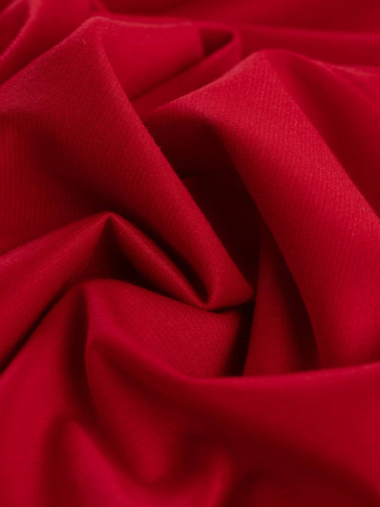 Lipstick Red Ponte de Roma is a bold, blue-based red reminiscent of vintage glamour, fast cars, and passionate romance. This statement hue is perfect for making an impact in any wardrobe.